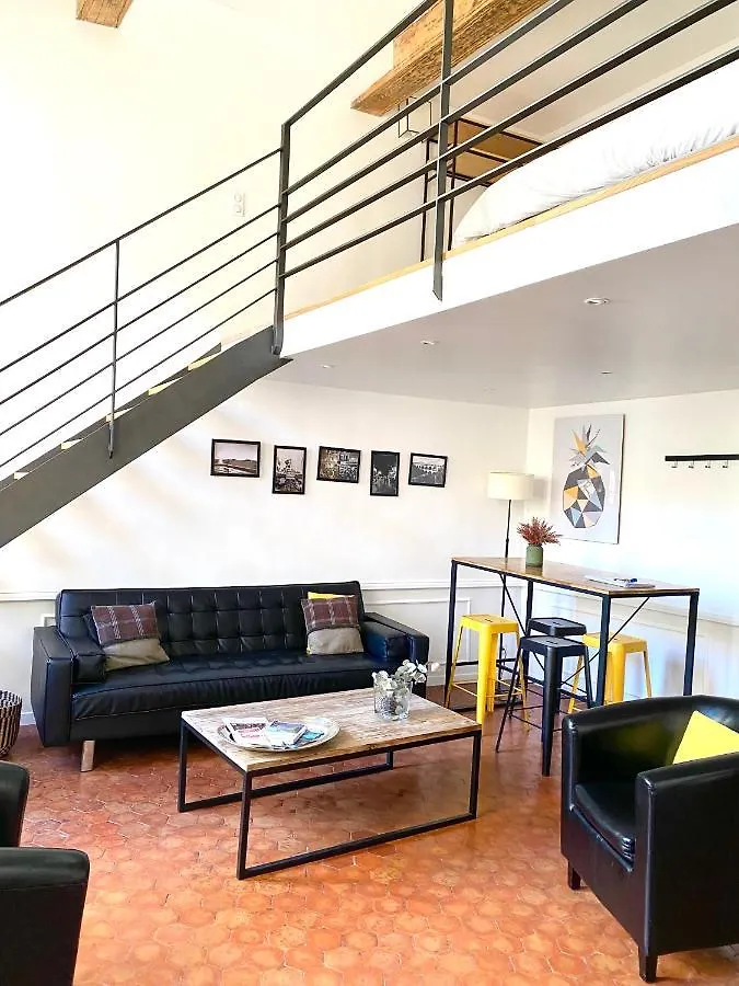 Les Suites Du Cours & Spa Aix-en-Provence Apartment